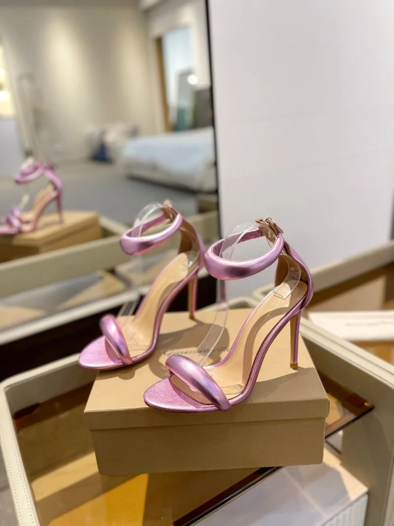 Vibrant Gianvito Rossi Sandals 10066