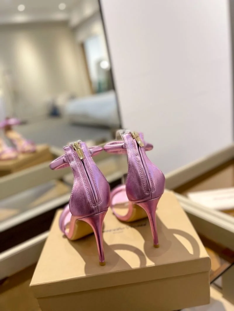 Vibrant Gianvito Rossi Sandals 10066