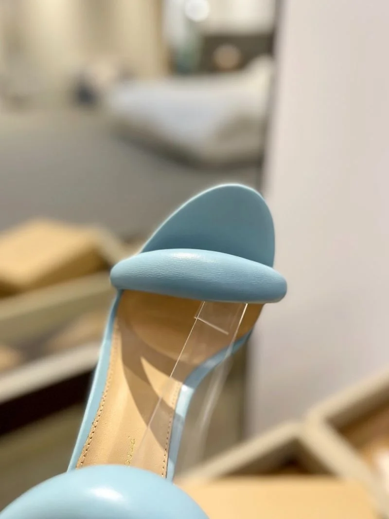 UrbanStyle Gianvito Rossi Sandals 10071