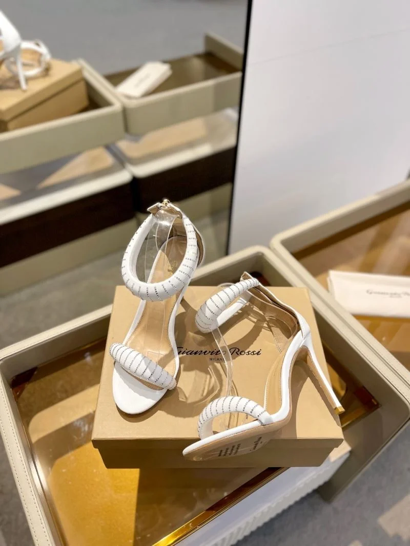 Trendsetting Gianvito Rossi Sandals 10070