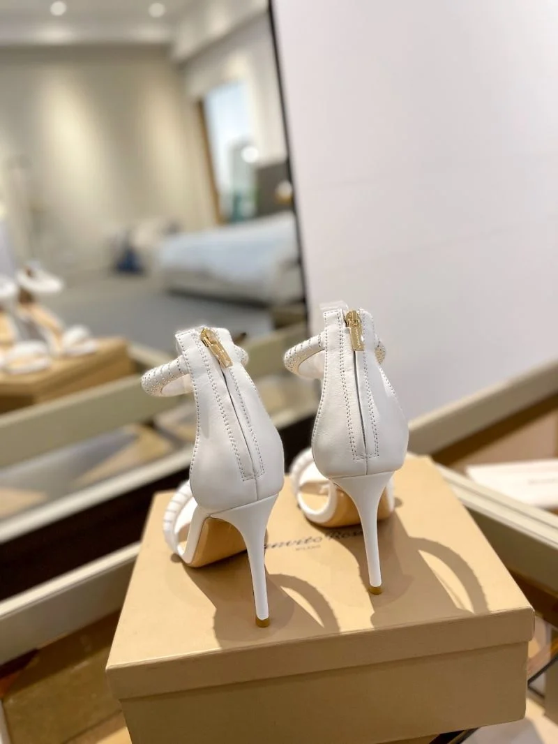 Trendsetting Gianvito Rossi Sandals 10070
