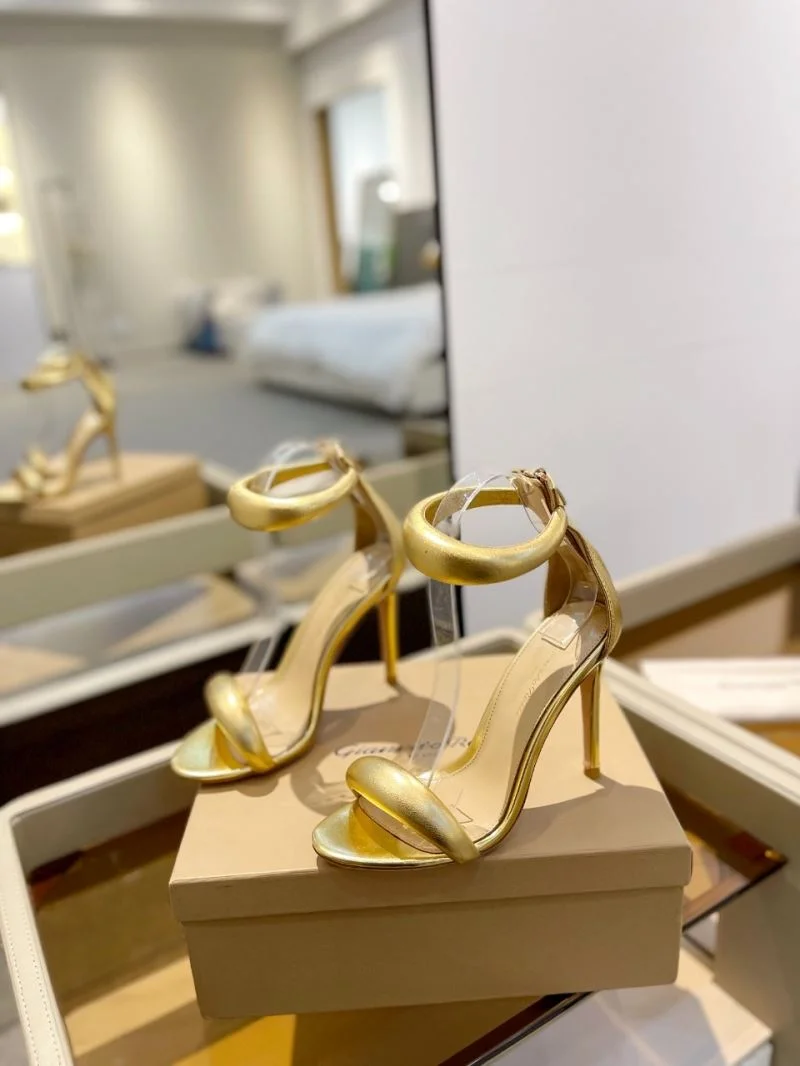 Stylish Gianvito Rossi Sandals 10094