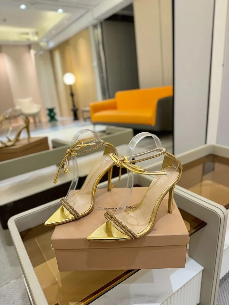 Gianvito Rossi Sandals Refined 10081