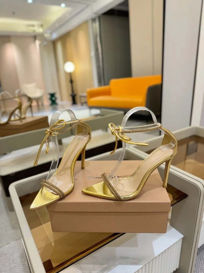 Gianvito Rossi Sandals Refined 10081