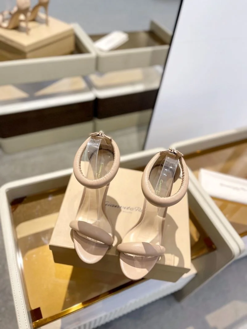 HighPerformance Gianvito Rossi Sandals 10043