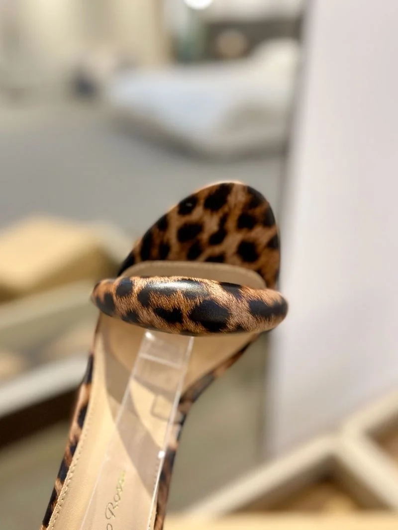 ModernLook Gianvito Rossi Sandals 10044