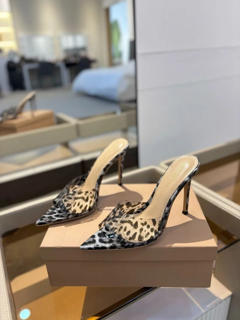 Gianvito Rossi Sandals Classic 10049