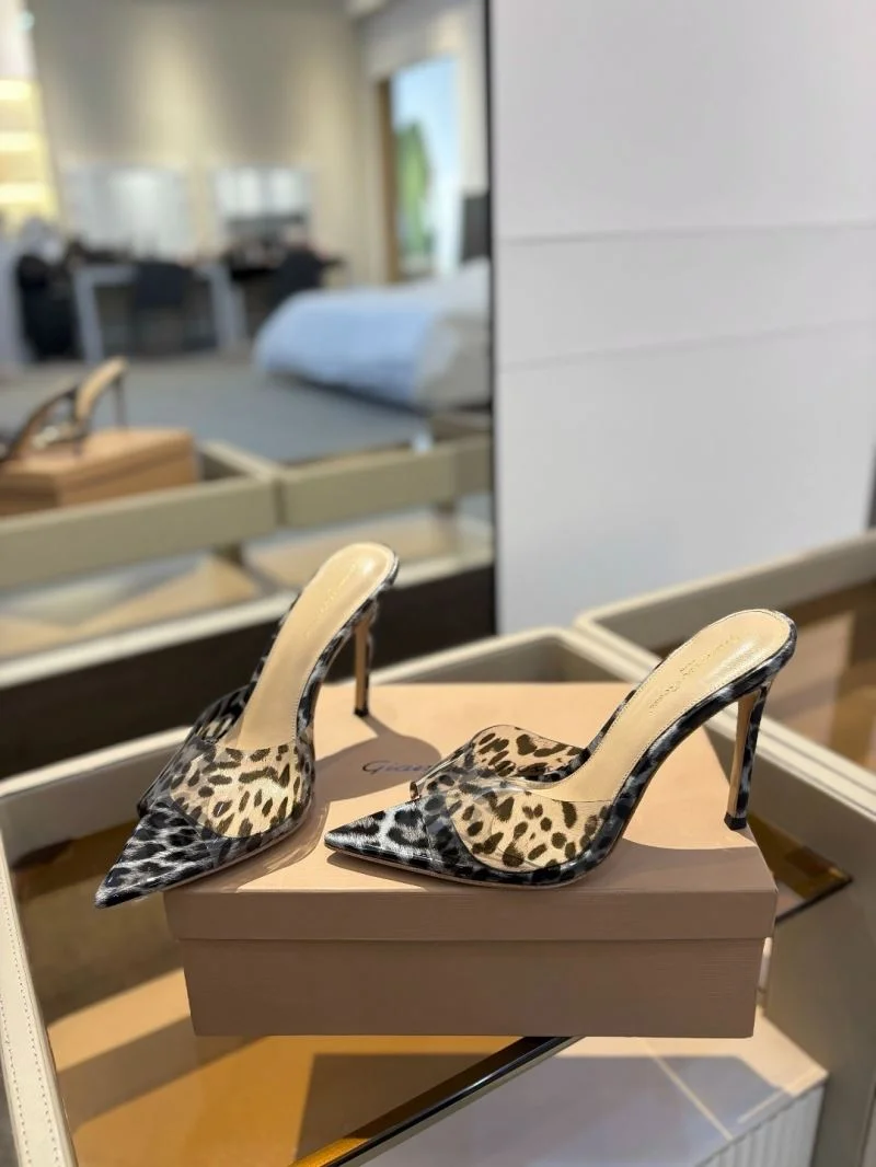 Gianvito Rossi Sandals Classic 10049