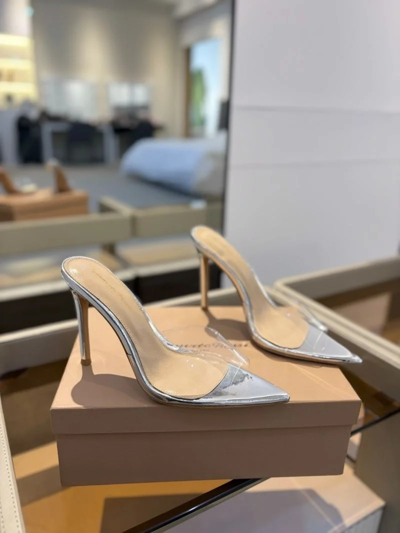 Contemporary Gianvito Rossi Sandals 10053