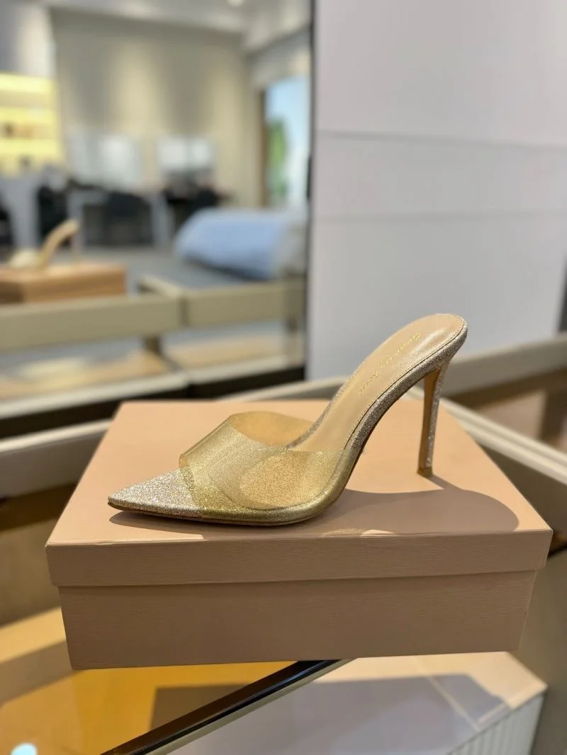 Supportive Gianvito Rossi Sandals 10114