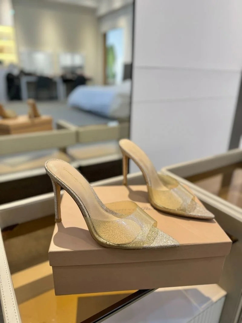 Supportive Gianvito Rossi Sandals 10114