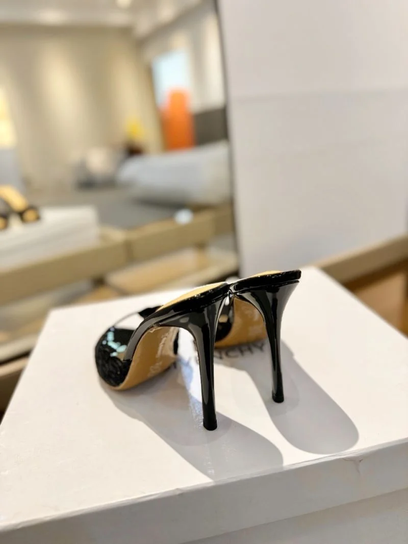 Modern Gianvito Rossi Sandals 10052