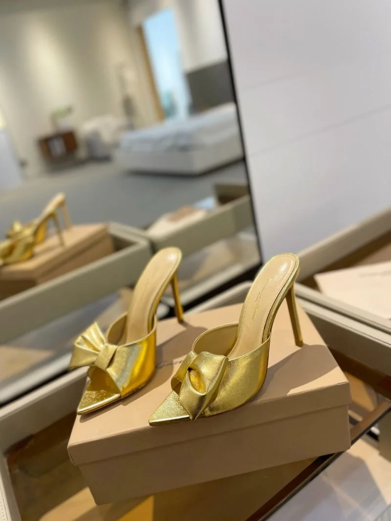Minimalist Gianvito Rossi Sandals 10132