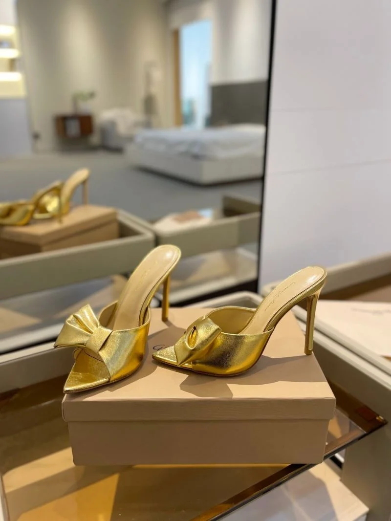 Minimalist Gianvito Rossi Sandals 10132