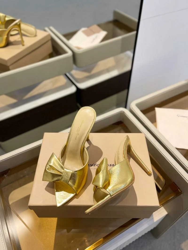 Minimalist Gianvito Rossi Sandals 10132