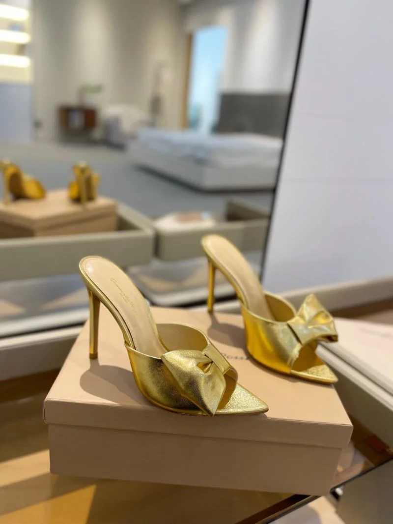 Minimalist Gianvito Rossi Sandals 10132