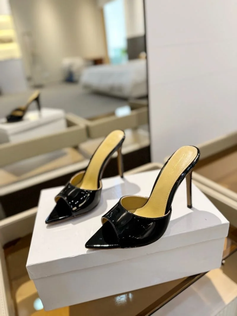 UrbanChic Gianvito Rossi Sandals 10016