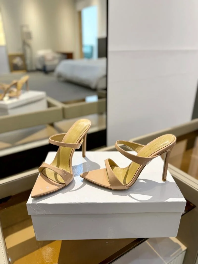 Gianvito Rossi Sandals Trendy 10051