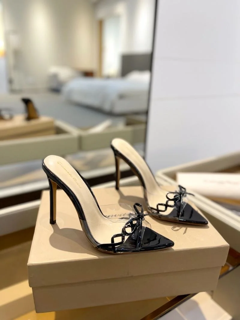SoftTouch Gianvito Rossi Sandals 9988