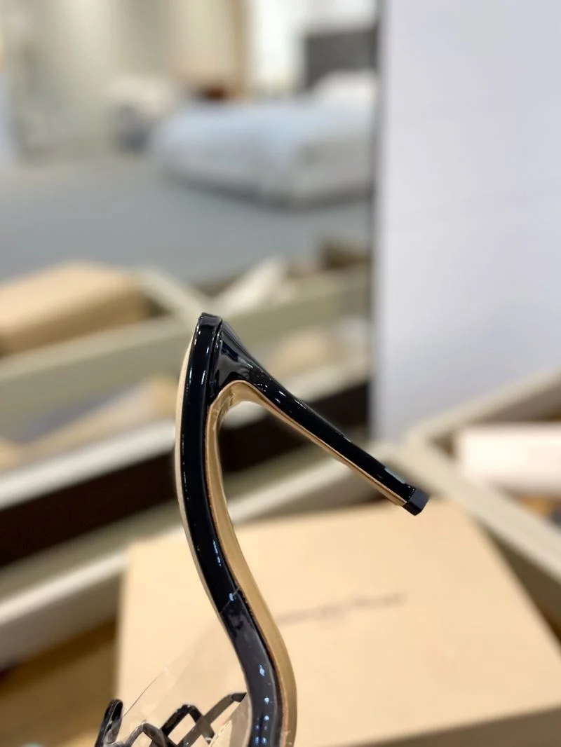SoftTouch Gianvito Rossi Sandals 9988