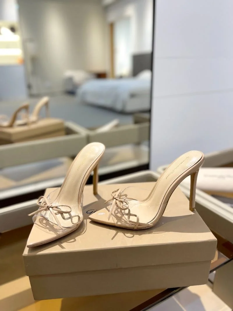 Gianvito Rossi Sandals Supportive 10047