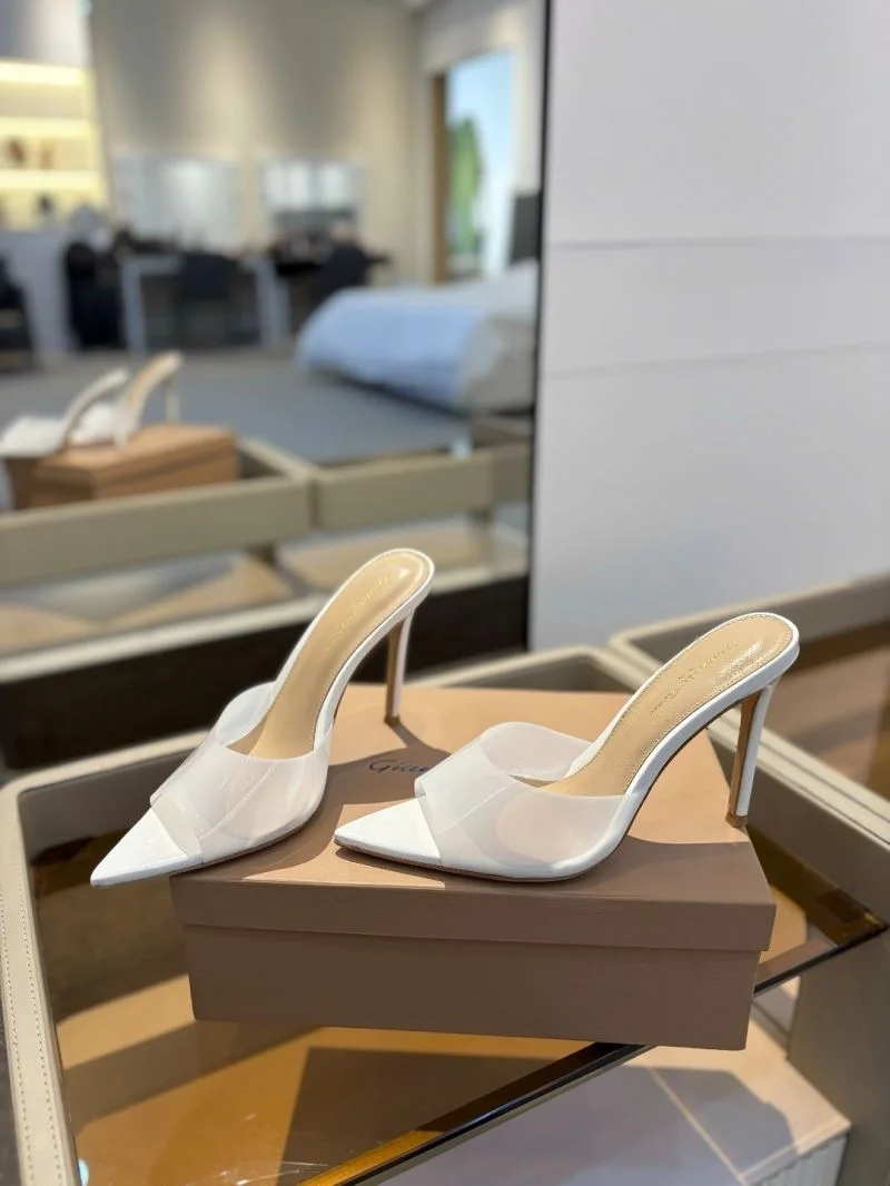 Sophisticated Gianvito Rossi Sandals 9984