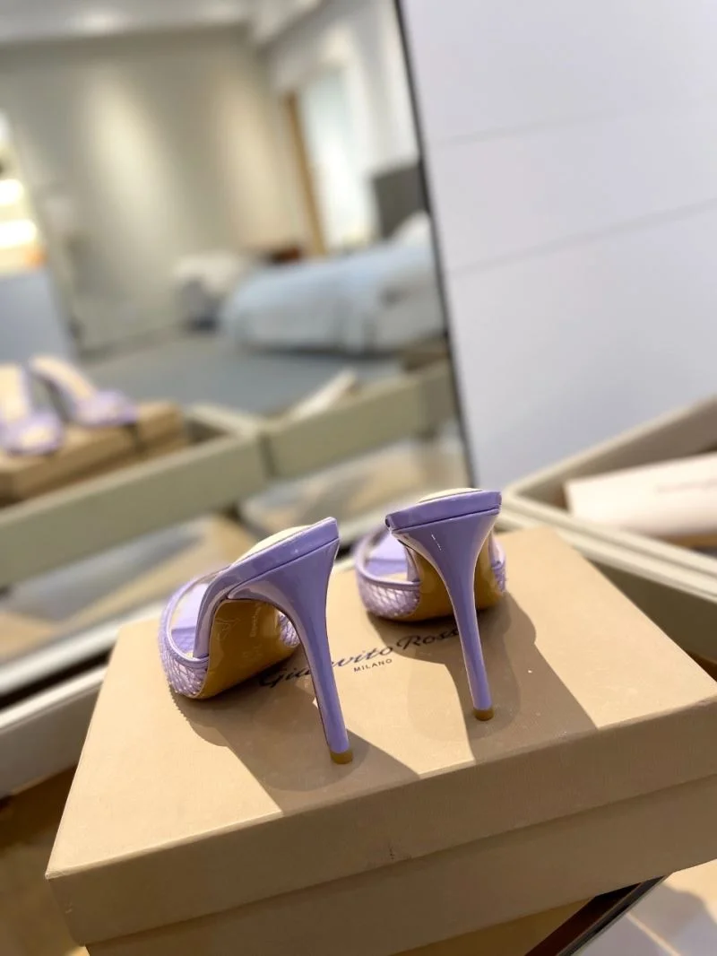 HighPerformance Gianvito Rossi Sandals 9969