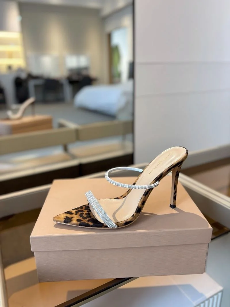 Chic Gianvito Rossi Sandals 10005