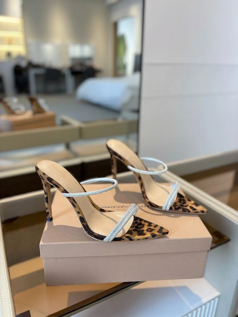 Chic Gianvito Rossi Sandals 10005