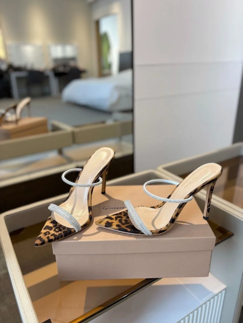 Chic Gianvito Rossi Sandals 10005