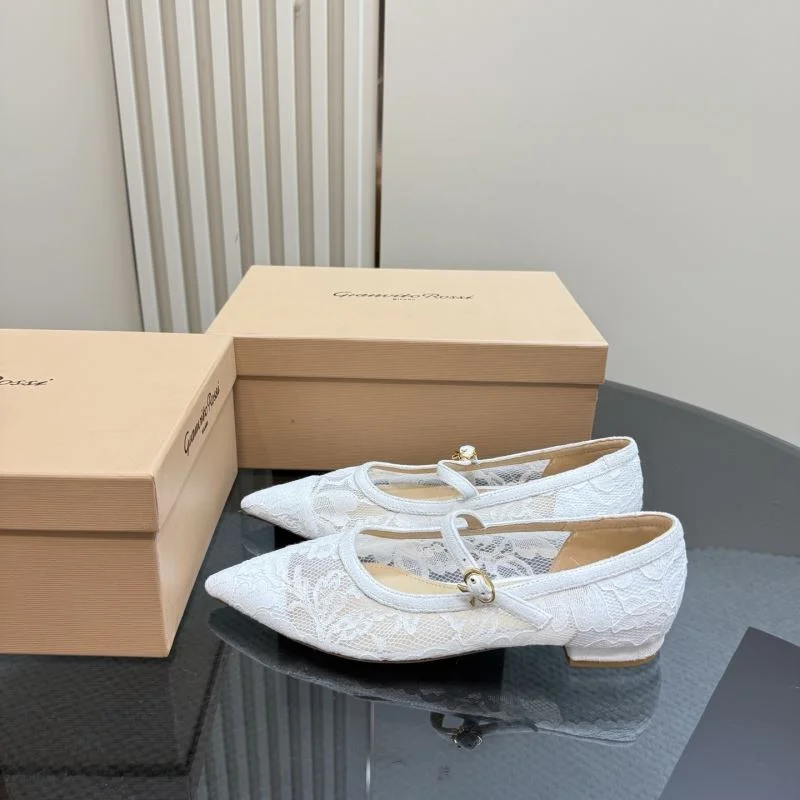 Effortless Gianvito Rossi Shoes 10017
