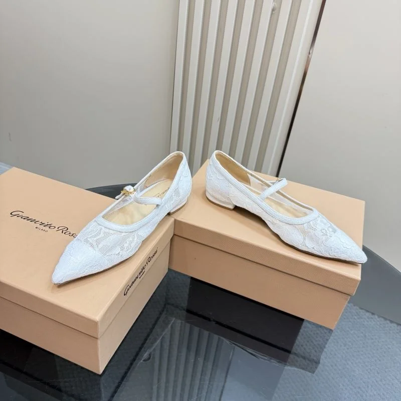 Effortless Gianvito Rossi Shoes 10017