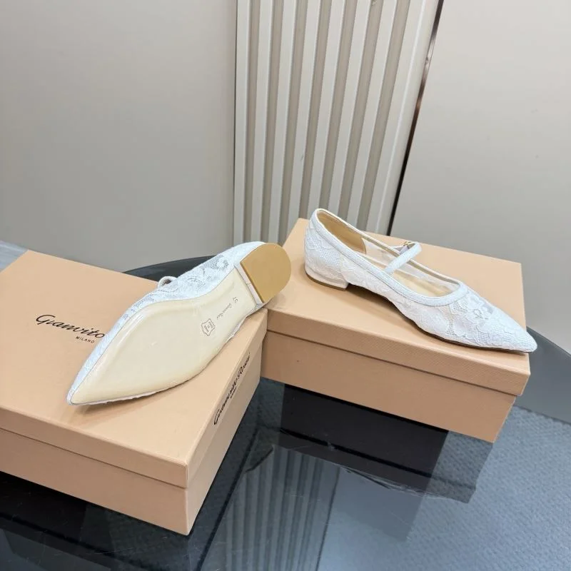 Effortless Gianvito Rossi Shoes 10017