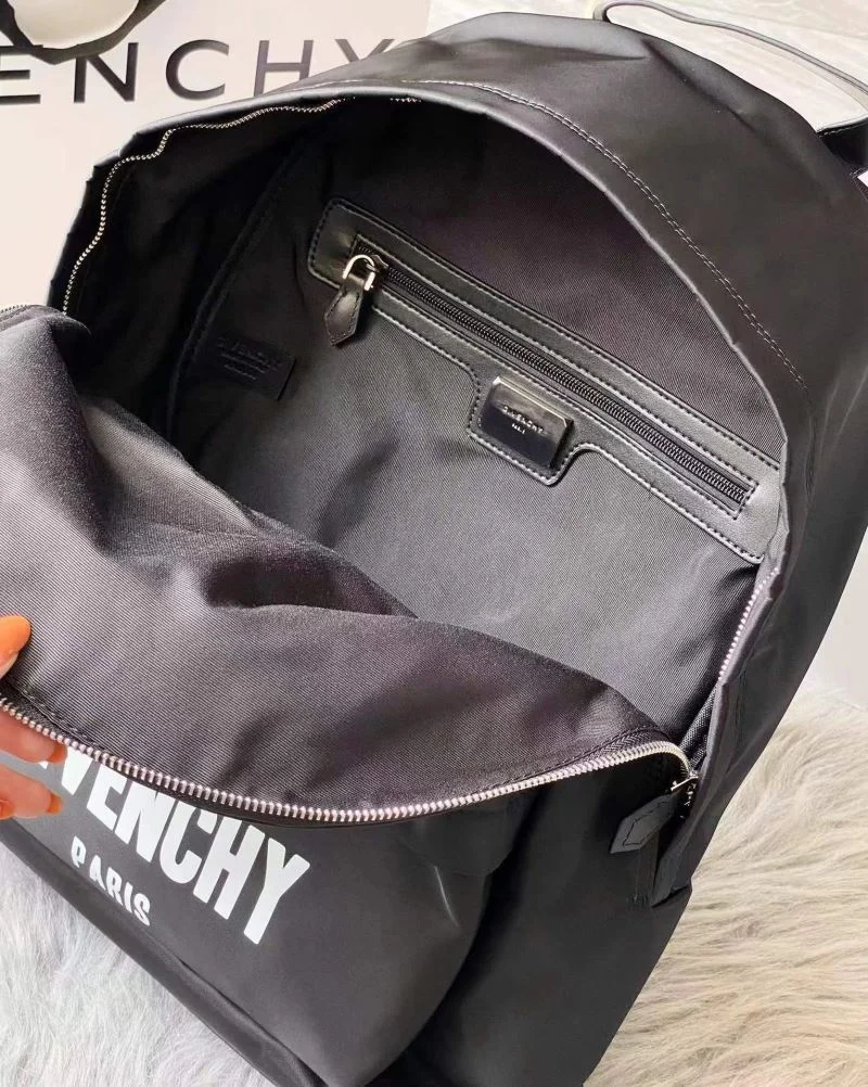Givenchy Backpacks Vibrant 44625