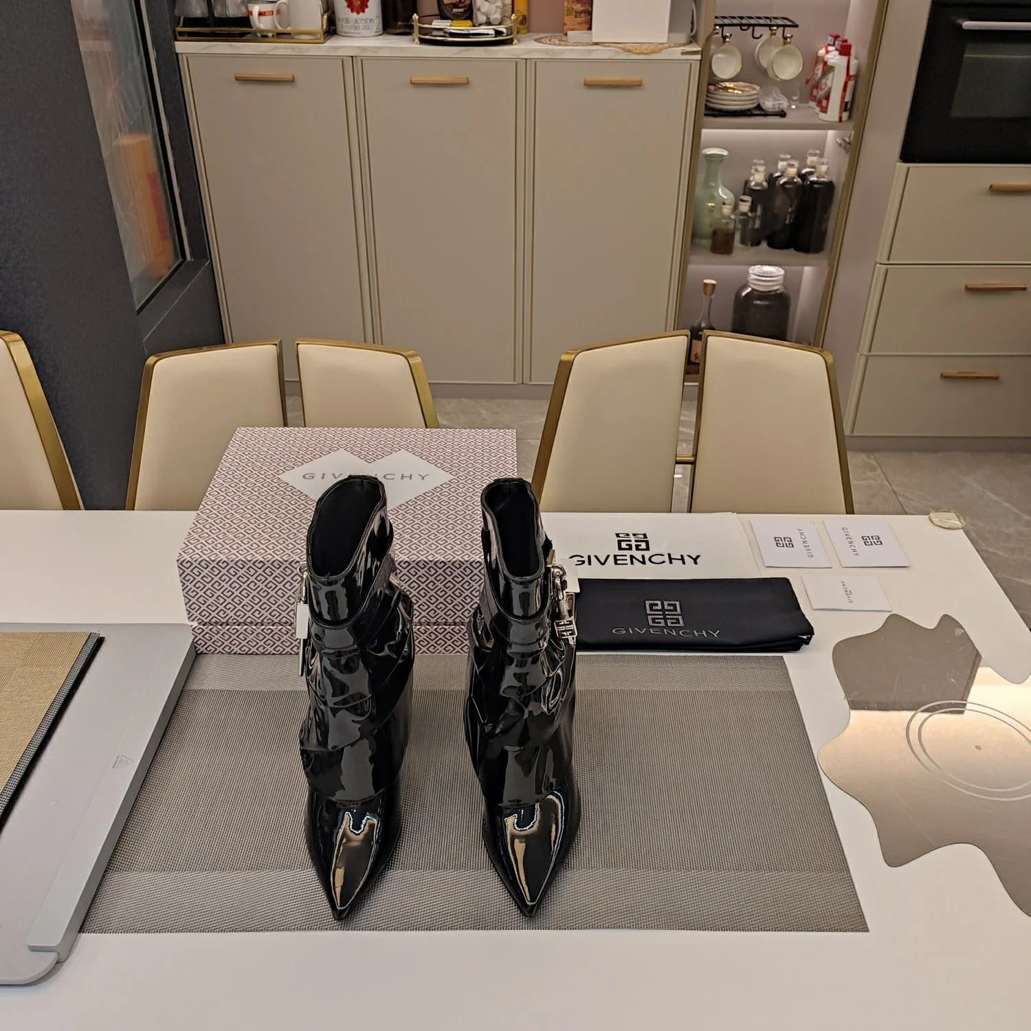 Fashionable Givenchy Boots 8090