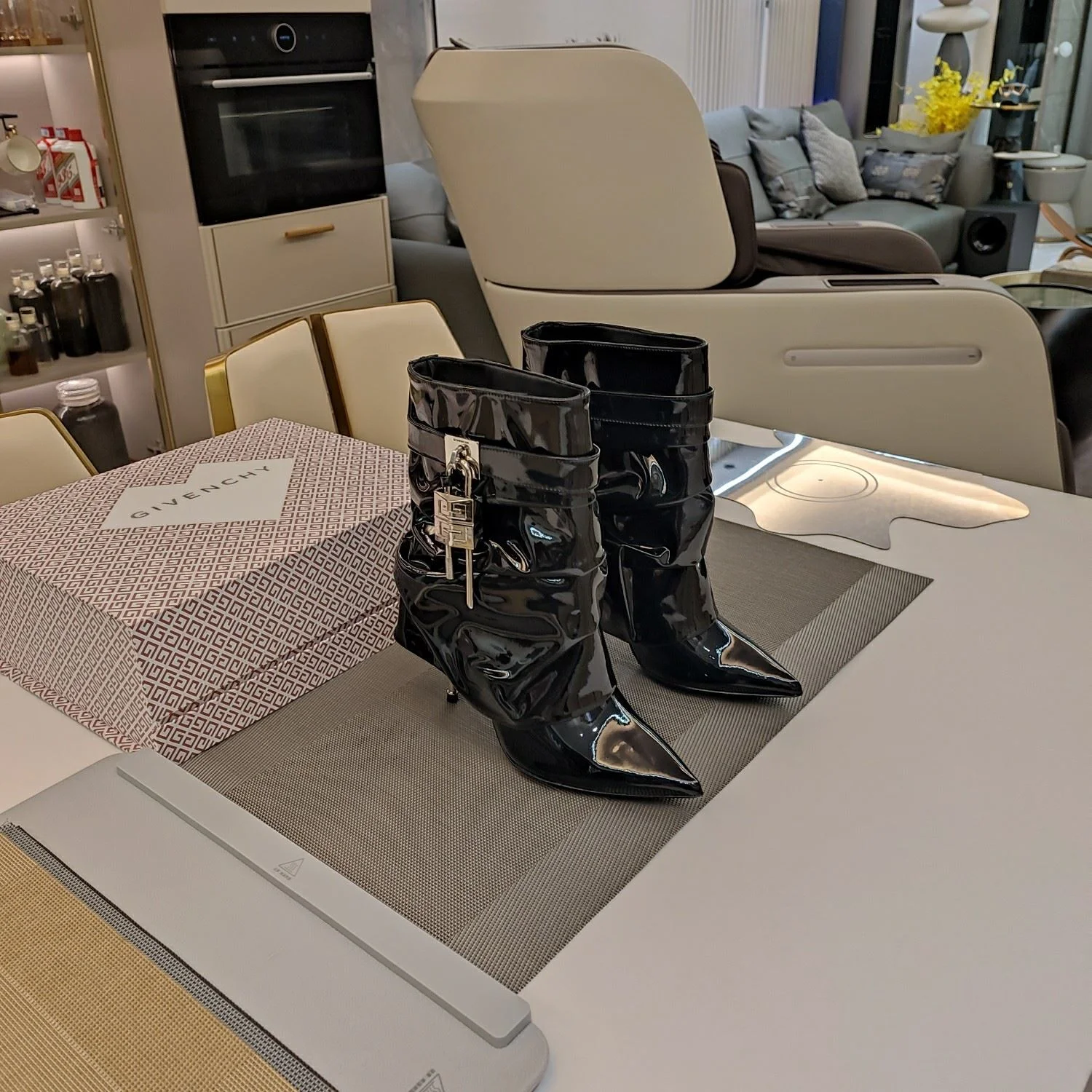Fashionable Givenchy Boots 8090