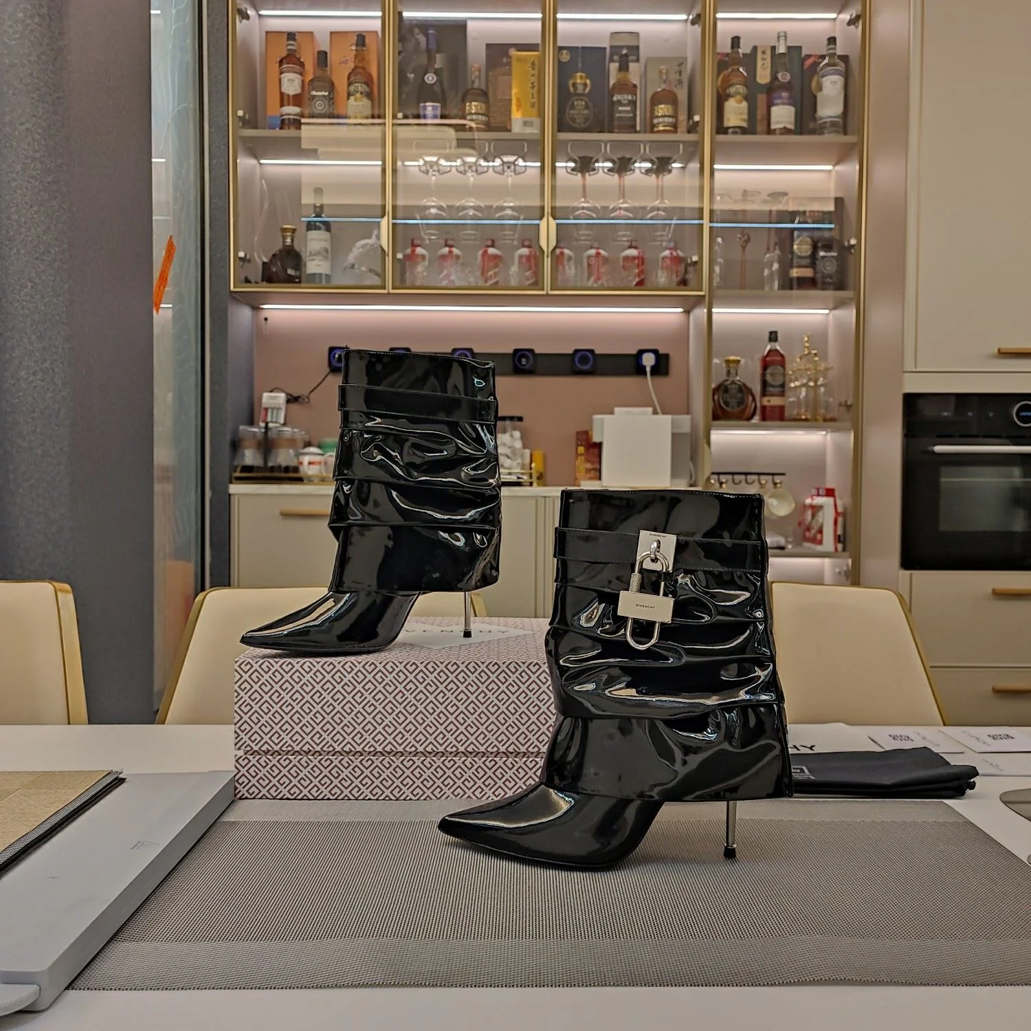 Fashionable Givenchy Boots 8090