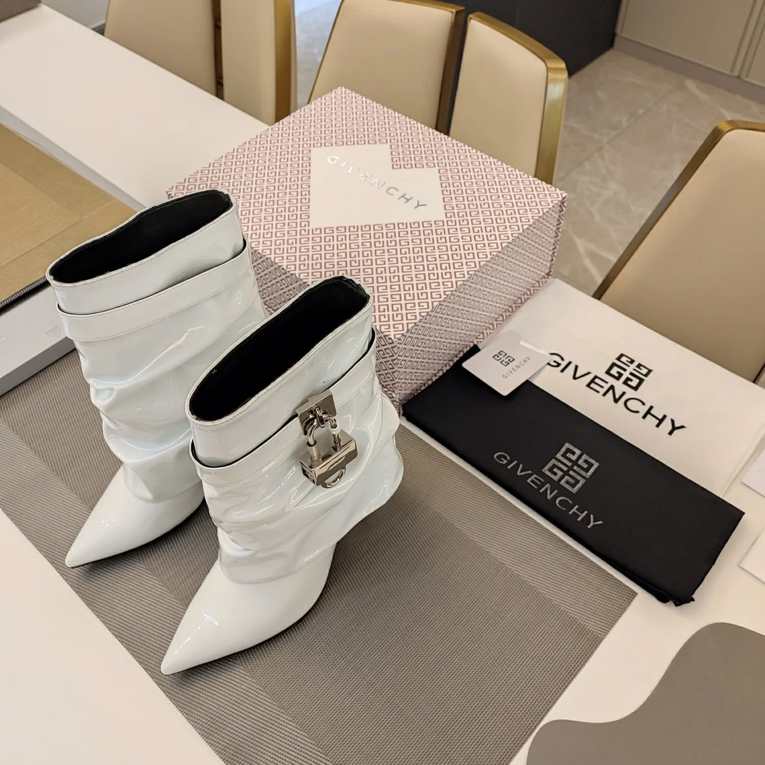 Givenchy Boots Sustainable 8105