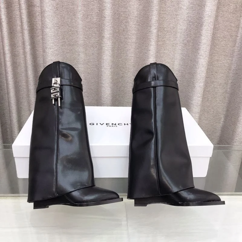 Minimalist Givenchy Boots 15714