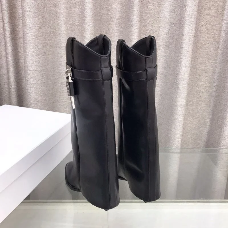 Minimalist Givenchy Boots 15714