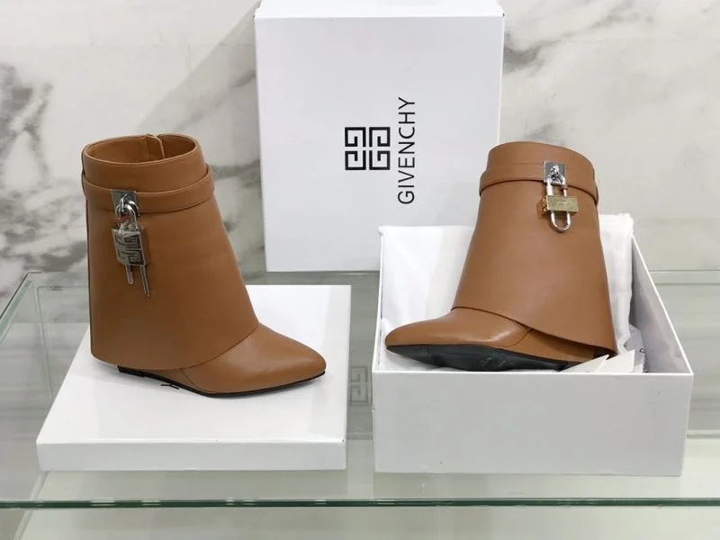 Snug Givenchy Boots 15711