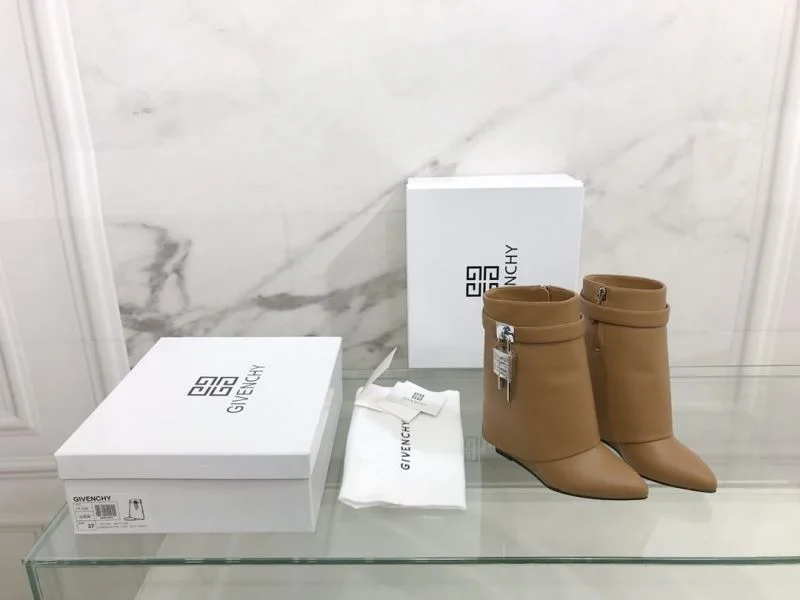 Cozy Givenchy Boots 15720