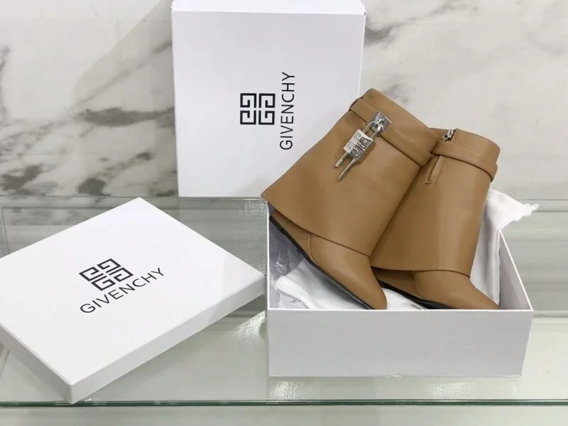 Cozy Givenchy Boots 15720