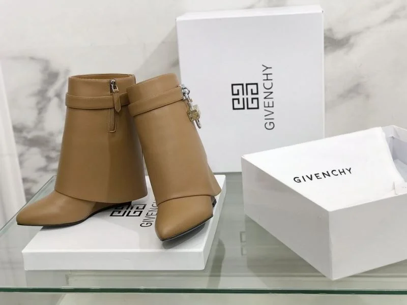 Cozy Givenchy Boots 15720
