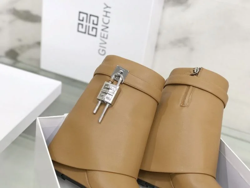 Cozy Givenchy Boots 15720