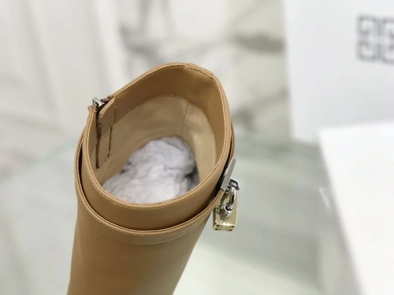 Cozy Givenchy Boots 15720