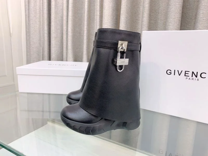 TechFriendly Givenchy Boots 15693