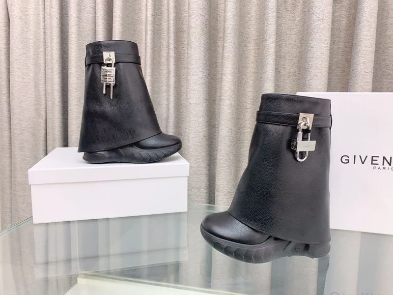 TechFriendly Givenchy Boots 15693
