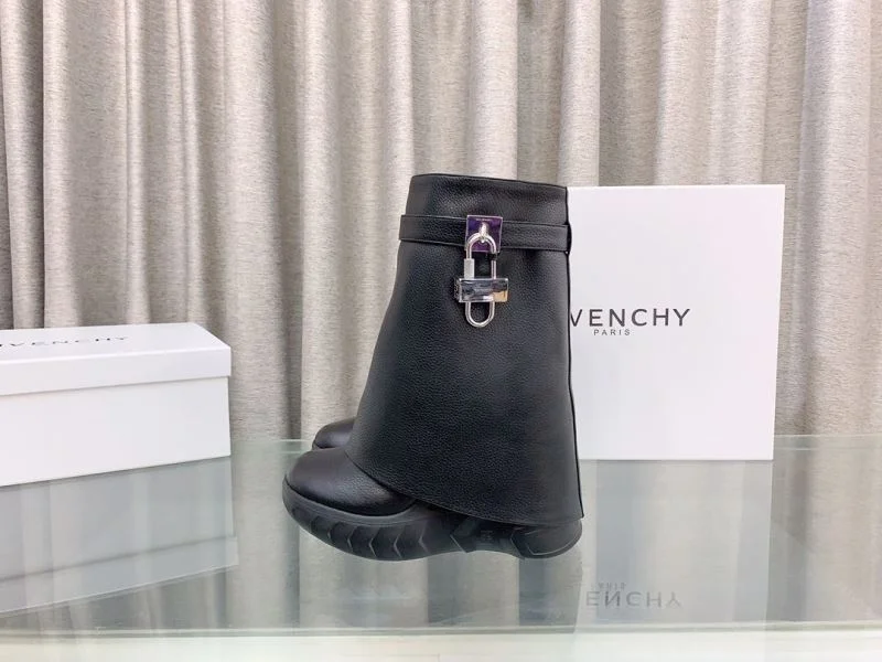 TechFriendly Givenchy Boots 15693
