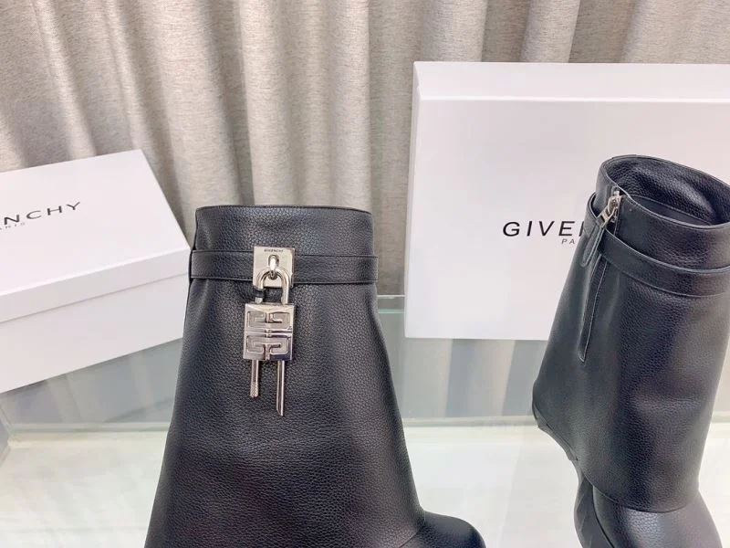 TechFriendly Givenchy Boots 15693